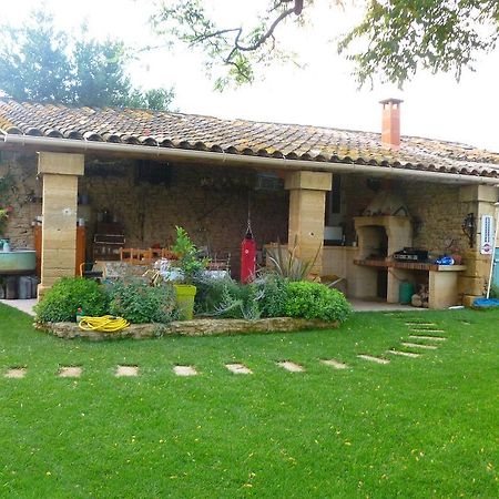Bed and Breakfast Les Croisees Кастийон-дю-Гар Экстерьер фото