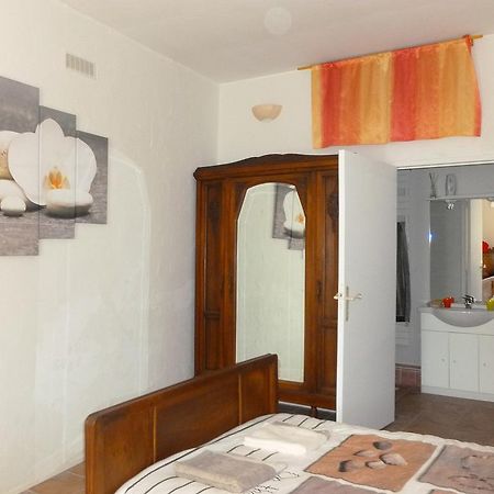 Bed and Breakfast Les Croisees Кастийон-дю-Гар Экстерьер фото
